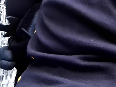 ಸುರುಳಿಯಾಕಾರದ ಕೂದಲಿನ ಎಬೊನಿ ಜಾನೆತ್ ಬ್ಲ್ಯಾಕ್ ಆಳವಾದ ಚೆಂಡುಗಳನ್ನು ಪಡೆಯುತ್ತದೆ